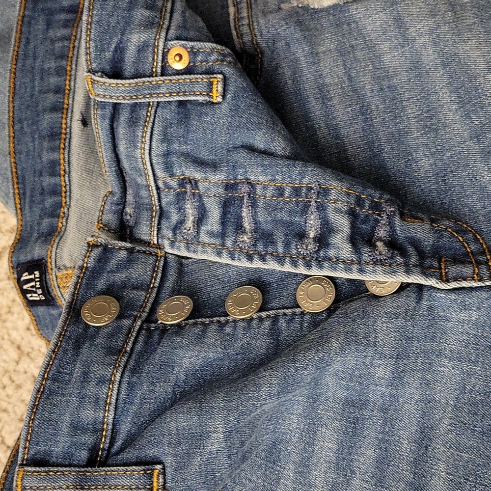 Gap skinney jeans with botton front